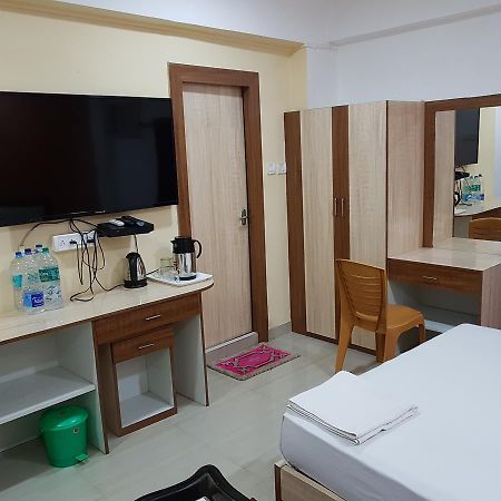 כלכותה Jimmy Guest House מראה חיצוני תמונה